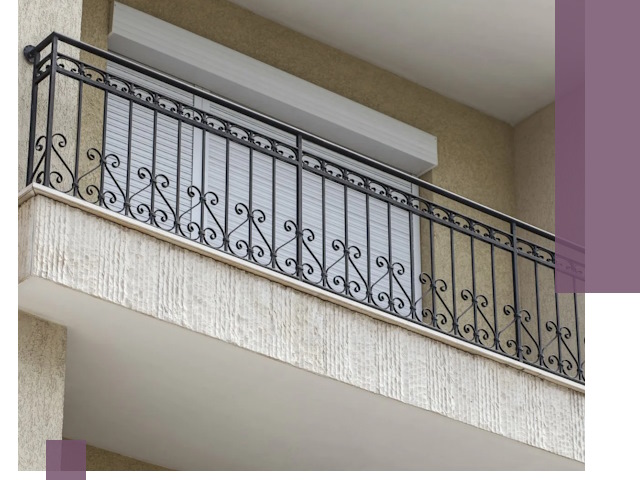 Балконные ограждения из металла и стекла в Лангепасе для домов