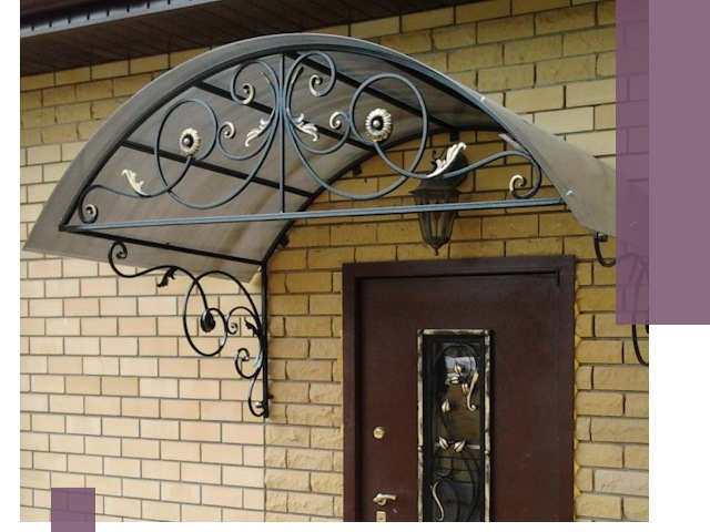 Изготовление козырьков из металла под ключ в Лангепасе